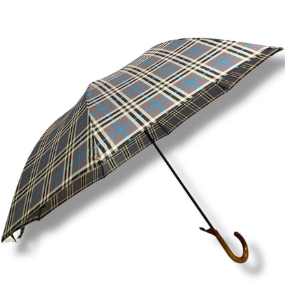 Der automatische Regenschirm Rain Giant mit Fiberglasrahmen und Ahornholzgriff wird von Domizio seit 1989 in Italien handgefertigt. F3